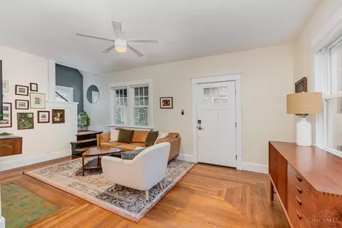 Entry Way - 4110 Maple Dr, Cincinnati, OH 45209 photo 2 of 2