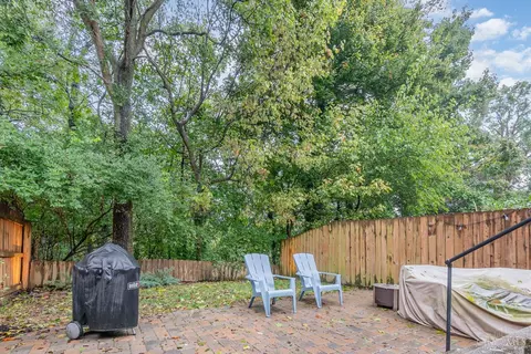 Exterior - 4110 Maple Dr, Cincinnati, OH 45209 photo 6 of 7