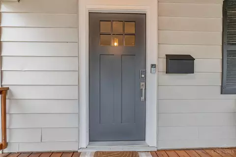 Entry Way - 4110 Maple Dr, Cincinnati, OH 45209 photo 1 of 2