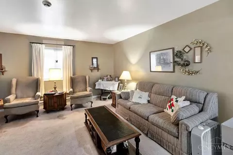 8895 Balboa Dr, Cincinnati, OH 45231 photo 3