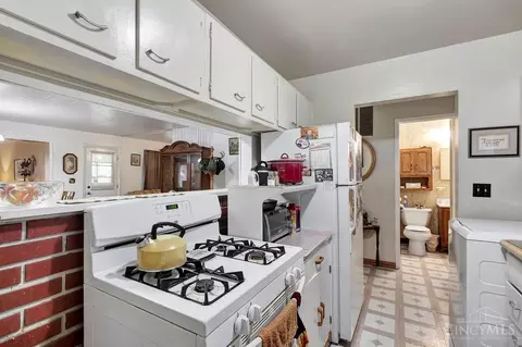8895 Balboa Dr, Cincinnati, OH 45231 photo 11