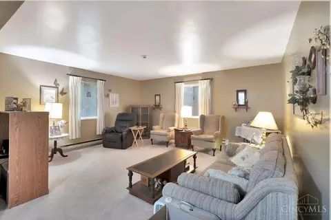 8895 Balboa Dr, Cincinnati, OH 45231 photo 6