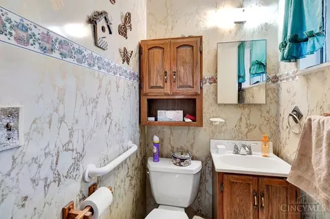 8895 Balboa Dr, Cincinnati, OH 45231 photo 24