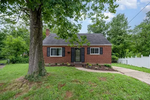 11 Cedarwood Ct, Cincinnati, OH 45213