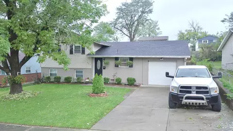 907 Glasgow Dr, Forest Park, OH 45240