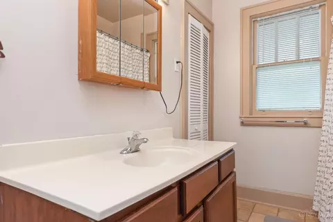 Bath - 725 State St, Georgetown, OH 45121 photo 1 of 3