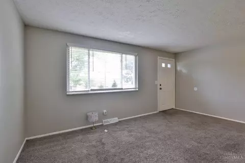Living - 11251 Pippin Rd, Cincinnati, OH 45231 photo 1 of 3