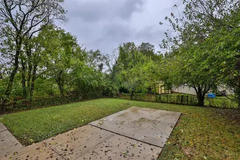 Exterior - 11251 Pippin Rd, Cincinnati, OH 45231 photo 3 of 8