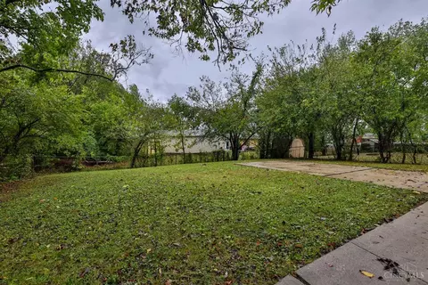 Exterior - 11251 Pippin Rd, Cincinnati, OH 45231 photo 5 of 8