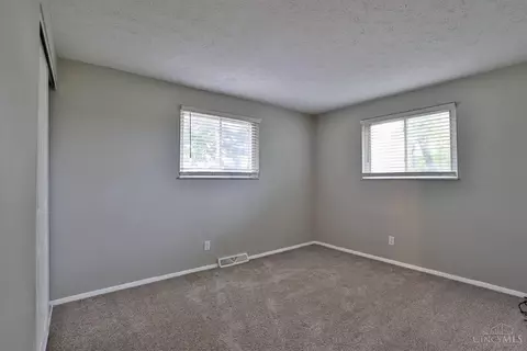 Bedroom - 11251 Pippin Rd, Cincinnati, OH 45231 photo 1 of 4