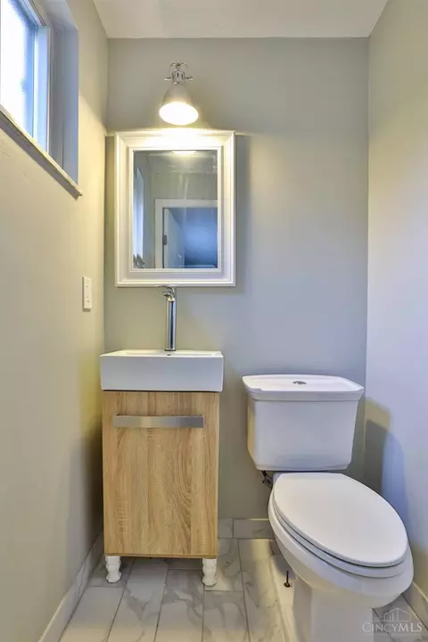 Bath - 11251 Pippin Rd, Cincinnati, OH 45231 photo 1 of 2