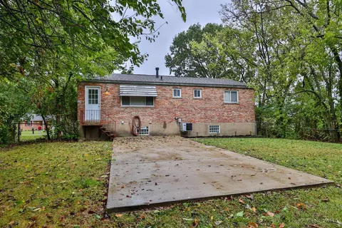 Exterior - 11251 Pippin Rd, Cincinnati, OH 45231 photo 7 of 8