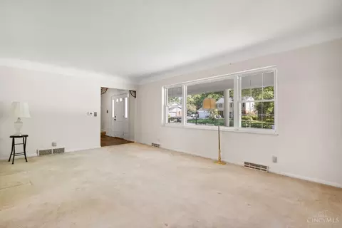 7632 Fairwind Dr, Montgomery, OH 45242 photo 3