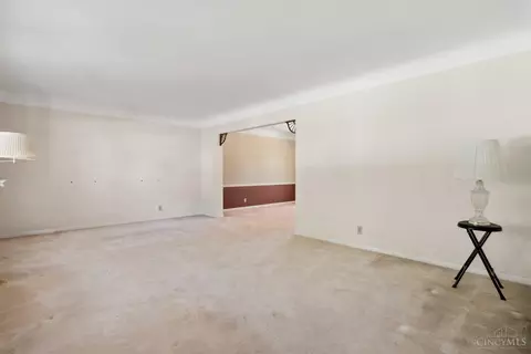 7632 Fairwind Dr, Montgomery, OH 45242 photo 4