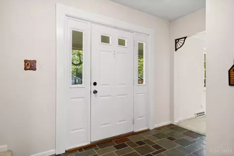 7632 Fairwind Dr, Montgomery, OH 45242 photo 2