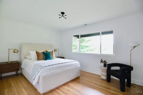 Bedroom - 3381 E Galbraith Rd, Cincinnati, OH 45236 photo 3 of 4