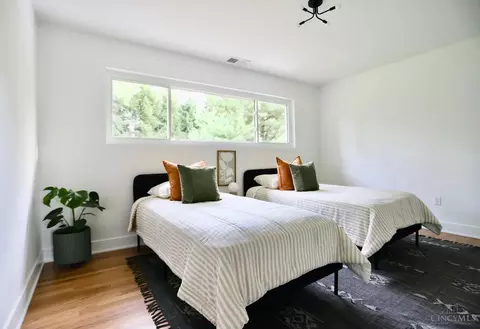 Bedroom - 3381 E Galbraith Rd, Cincinnati, OH 45236 photo 4 of 4