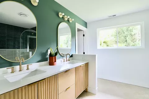 Bath - 3381 E Galbraith Rd, Cincinnati, OH 45236 photo 2 of 6