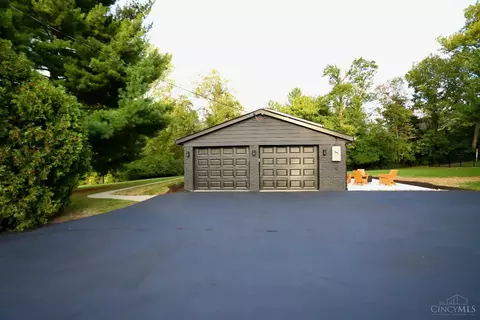 Exterior - 3381 E Galbraith Rd, Cincinnati, OH 45236 photo 5 of 10