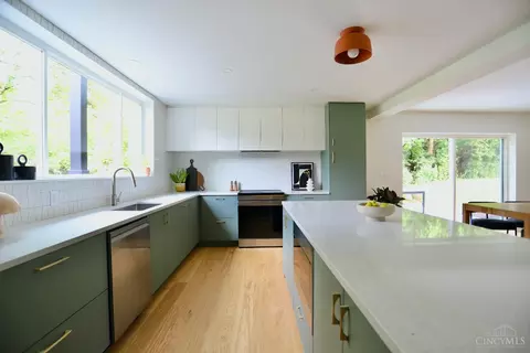 Kitchen - 3381 E Galbraith Rd, Cincinnati, OH 45236 photo 4 of 6