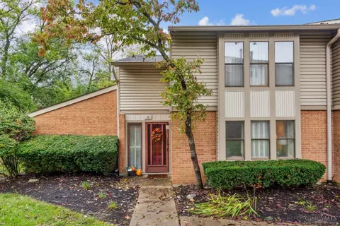 19 Woodside Ct, Springdale, OH 45246