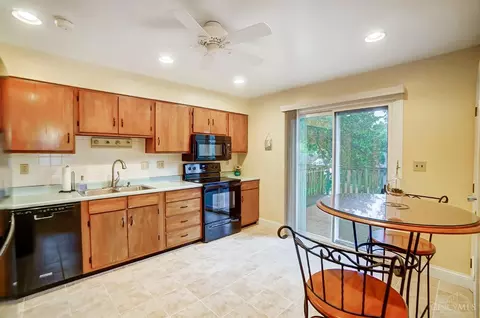 Kitchen - 5475 Courier Ct, Cincinnati, OH 45238 photo 3 of 3
