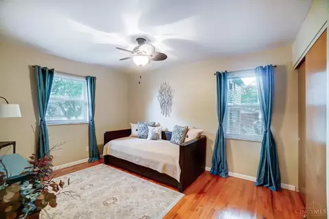 Bedroom - 5475 Courier Ct, Cincinnati, OH 45238 photo 4 of 5