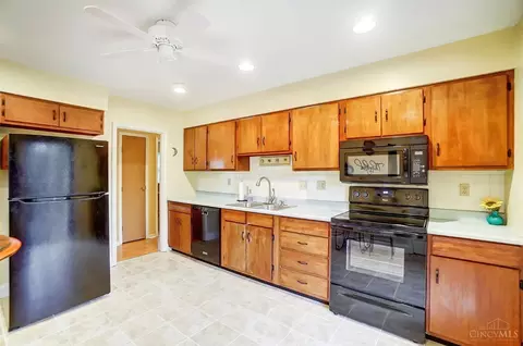 Kitchen - 5475 Courier Ct, Cincinnati, OH 45238 photo 1 of 3