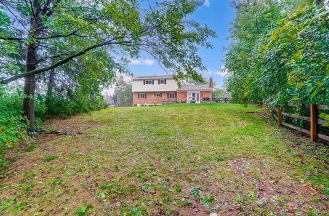 Exterior - 9801 Delray Dr, Montgomery, OH 45242 photo 7 of 8