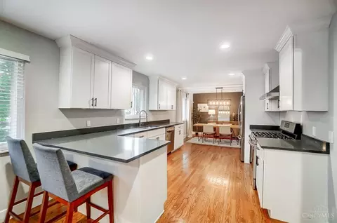 Kitchen - 9801 Delray Dr, Montgomery, OH 45242 photo 3 of 7