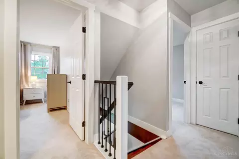 Entry Way - 9801 Delray Dr, Montgomery, OH 45242 photo 3 of 5