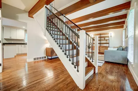 Entry Way - 9801 Delray Dr, Montgomery, OH 45242 photo 1 of 5
