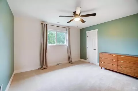 Bedroom - 9801 Delray Dr, Montgomery, OH 45242 photo 4 of 7