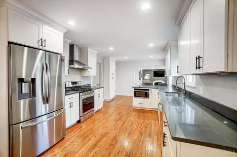 Kitchen - 9801 Delray Dr, Montgomery, OH 45242 photo 1 of 7