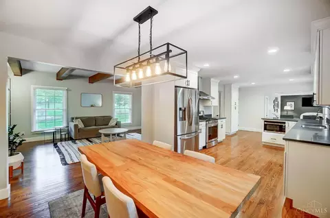 Dining - 9801 Delray Dr, Montgomery, OH 45242 photo 3 of 3