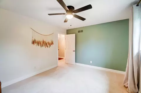 Bedroom - 9801 Delray Dr, Montgomery, OH 45242 photo 5 of 7