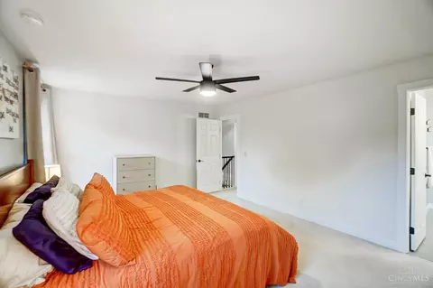 Bedroom - 9801 Delray Dr, Montgomery, OH 45242 photo 3 of 7