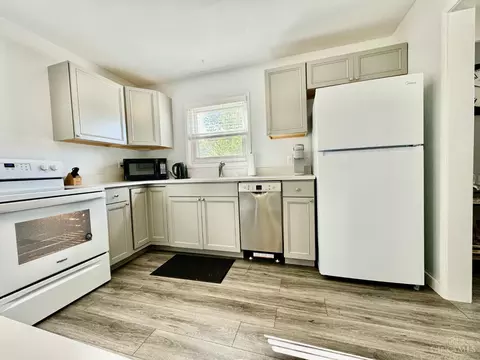 Kitchen - 3998 Simpson Ave, Fairfax, OH 45227 photo 3 of 3