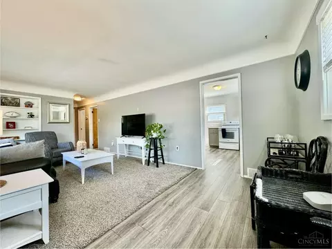 Living - 3998 Simpson Ave, Fairfax, OH 45227 photo 1 of 4