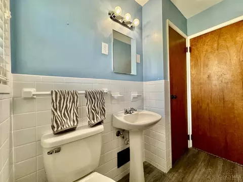 Bath - 3998 Simpson Ave, Fairfax, OH 45227 photo 2 of 2
