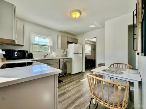 Kitchen - 3998 Simpson Ave, Fairfax, OH 45227 photo 2 of 3
