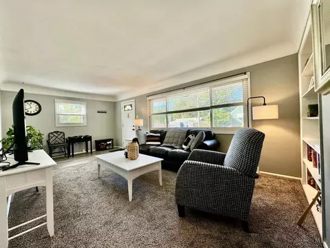 Living - 3998 Simpson Ave, Fairfax, OH 45227 photo 2 of 4