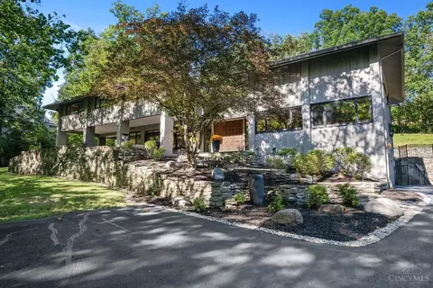 2884 Lower Grandin Rd, Cincinnati, OH 45208