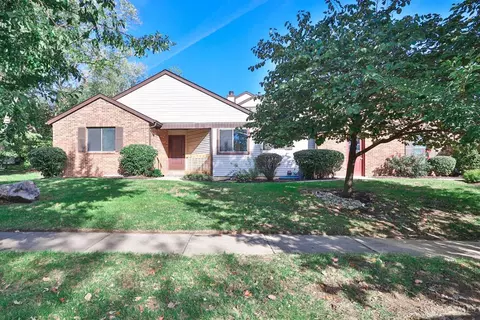 281 Bedford Glen Ln, Springdale, OH 45246