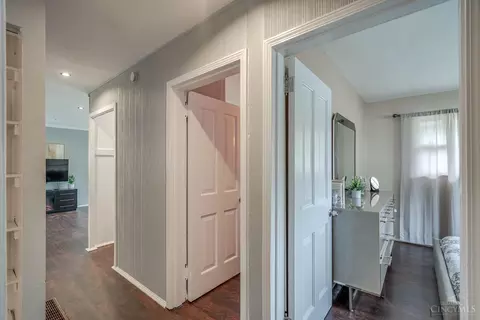 Entry Way - 5258 Willnet Dr, Cincinnati, OH 45238 photo 2 of 2