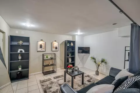 Living - 5258 Willnet Dr, Cincinnati, OH 45238 photo 3 of 4