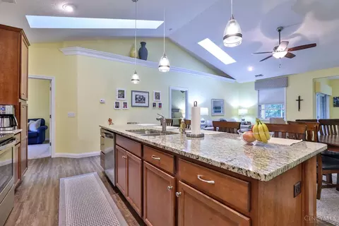 Kitchen - 541 Miami Trce, Harrison, OH 45030 photo 3 of 7