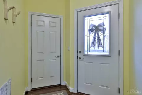 Entry Way - 541 Miami Trce, Harrison, OH 45030 photo 2 of 2