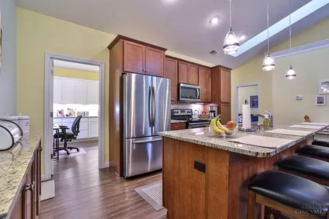 Kitchen - 541 Miami Trce, Harrison, OH 45030 photo 2 of 7