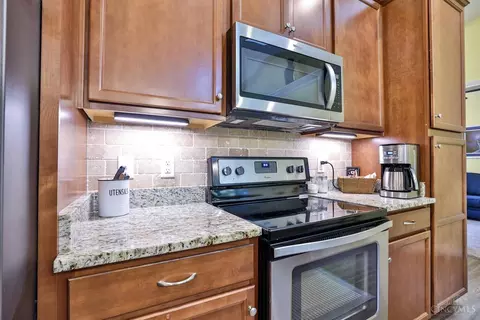 Kitchen - 541 Miami Trce, Harrison, OH 45030 photo 6 of 7